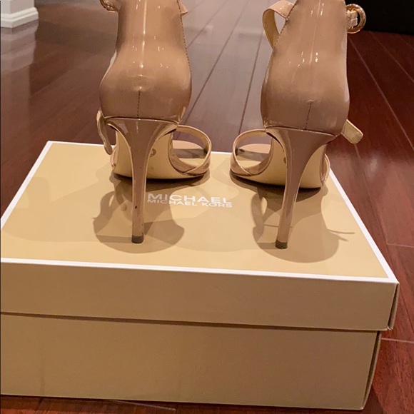 Michael Kors nude strappy heel - Picture 4 of 5